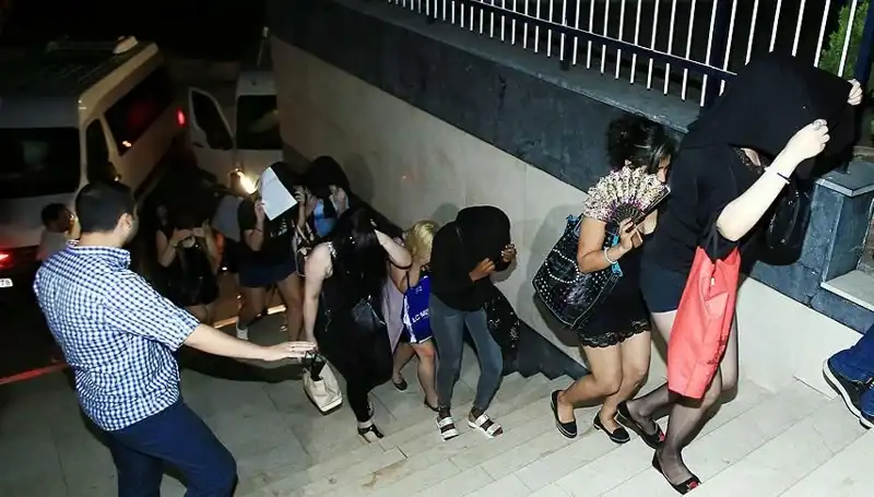 Düzce'de Fuhuş Operasyonunda 5 Kişi Yakalandı, Zamanlama Şaşırttı!