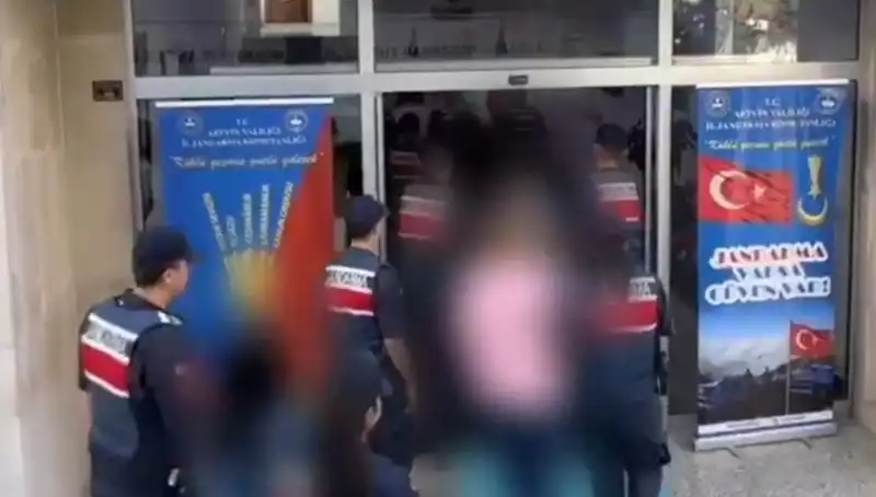 30 İlde FETÖ Operasyonları: 65 Kişi Tutuklandı, Yeniden Yükseliş Tehdidi Mi?