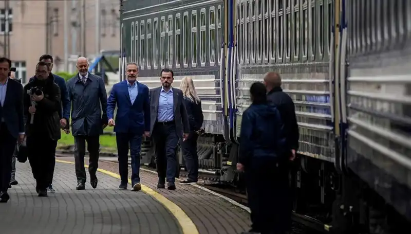 Dışişleri Bakanı Fidan, Ukrayna İle Diplomatik Diyalogunu Güçlendirdi