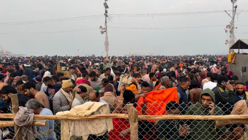 Hindistan'daki Dini Festivalde İzdiham: En Az 6 Hayat Kayıp