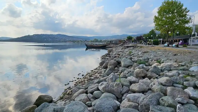 Sapanca Gölü'nde Gözlemlenen Su Seviyesi Düşüşü: Nedenleri ve Sonuçları