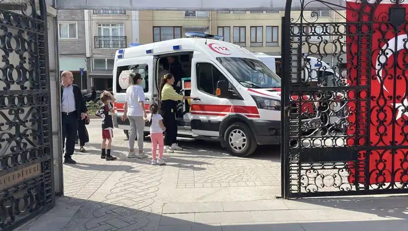 Eskişehir'de Sahipsiz Bir Köpek İki Çocuğa Saldırdı!