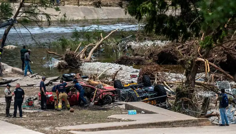 Teksas'taki Tragedi: Siren Uyarı Sistemi Neden Kurulmadı?