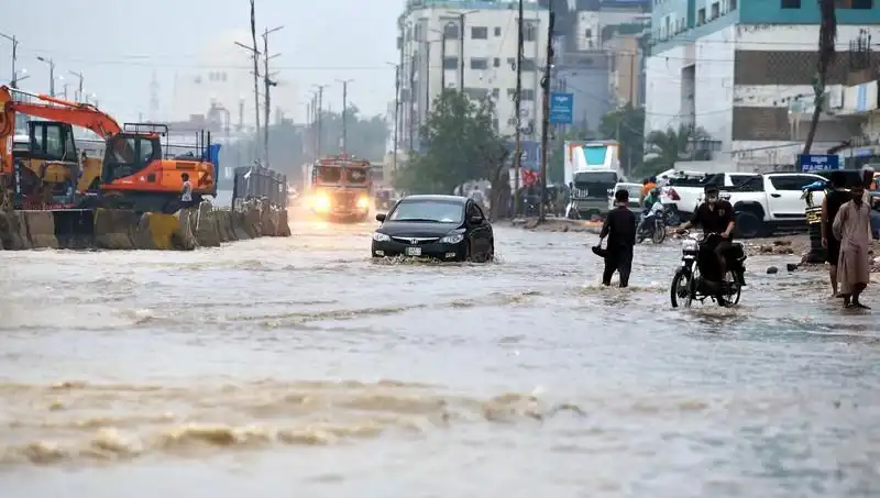 Pakistan'da Muson Yağmurları Felaketi: Can Kayıpları ve Etkiler Artıyor