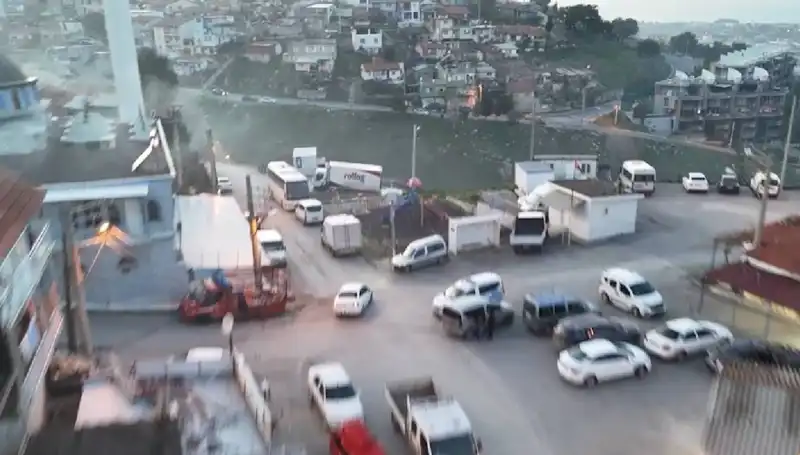 İzmir'de Dev Operasyon: 99 Gözaltı ve Suç Şebekelerine Kırmızı Kart!