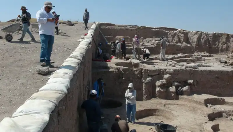 Kilis'teki Oylum Höyük Kazıları: Sıcak Havaya Rağmen Tarihe Işık Tutuluyor