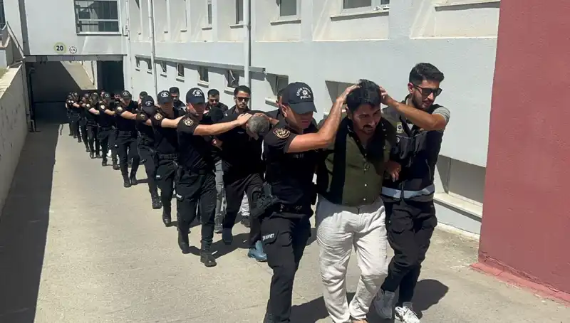 Adana’da Eroin Operasyonu: 825 Kilo Uyuşturucu ve 16 Tutuklama