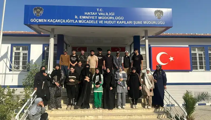 Türkiye'de Minibüste 24 Göçmen Yakalandı: Yeni Gelişmeler Neler?