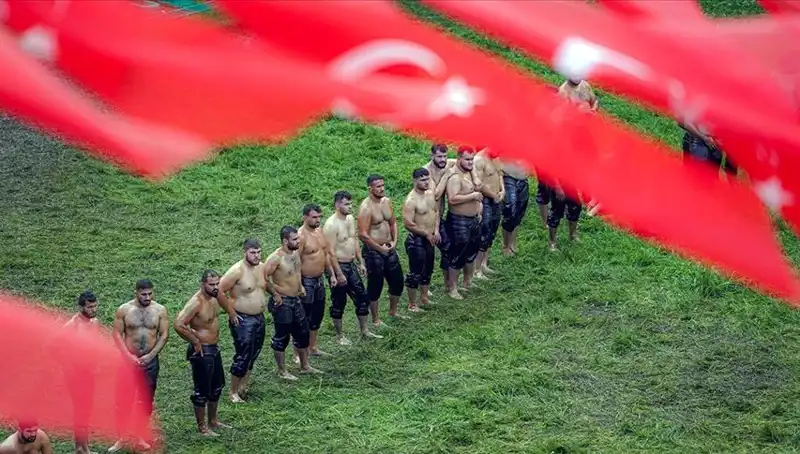 Tarihi Kırkpınar Yağlı Güreşleri Kapılarını Açıyor: 40 Başpehlivan Arenada!