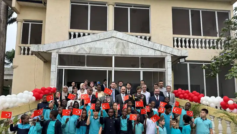 Kamerun'da 23 Nisan: Ulusal Egemenlik ve Çocuk Bayramı Coşkuyla Kutlandı