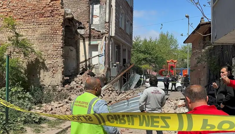 Fatih’te Deprem Sonrası Çöken Bina: Detaylar ve Can Kaybı