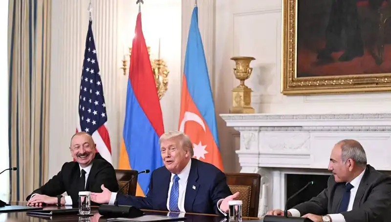 Aliyev'den Ermenistan'a Anayasa Çağrısı: Hedef Zaman Kaybını Önlemek