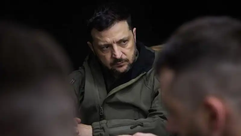 Zelenski: Rusya, Kuzey Kore'nin Füze Teknolojisinden Yararlanıyor
