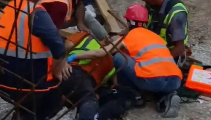 Adana'da İnşaatta Çalışan İki İşçinin Yaralanması: Olayın Ayrıntıları Nedir?