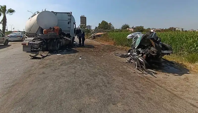 Adana'da Tanker, Otomobil ve Kamyona Çarpınca Feci Kaza Ortaya Çıktı